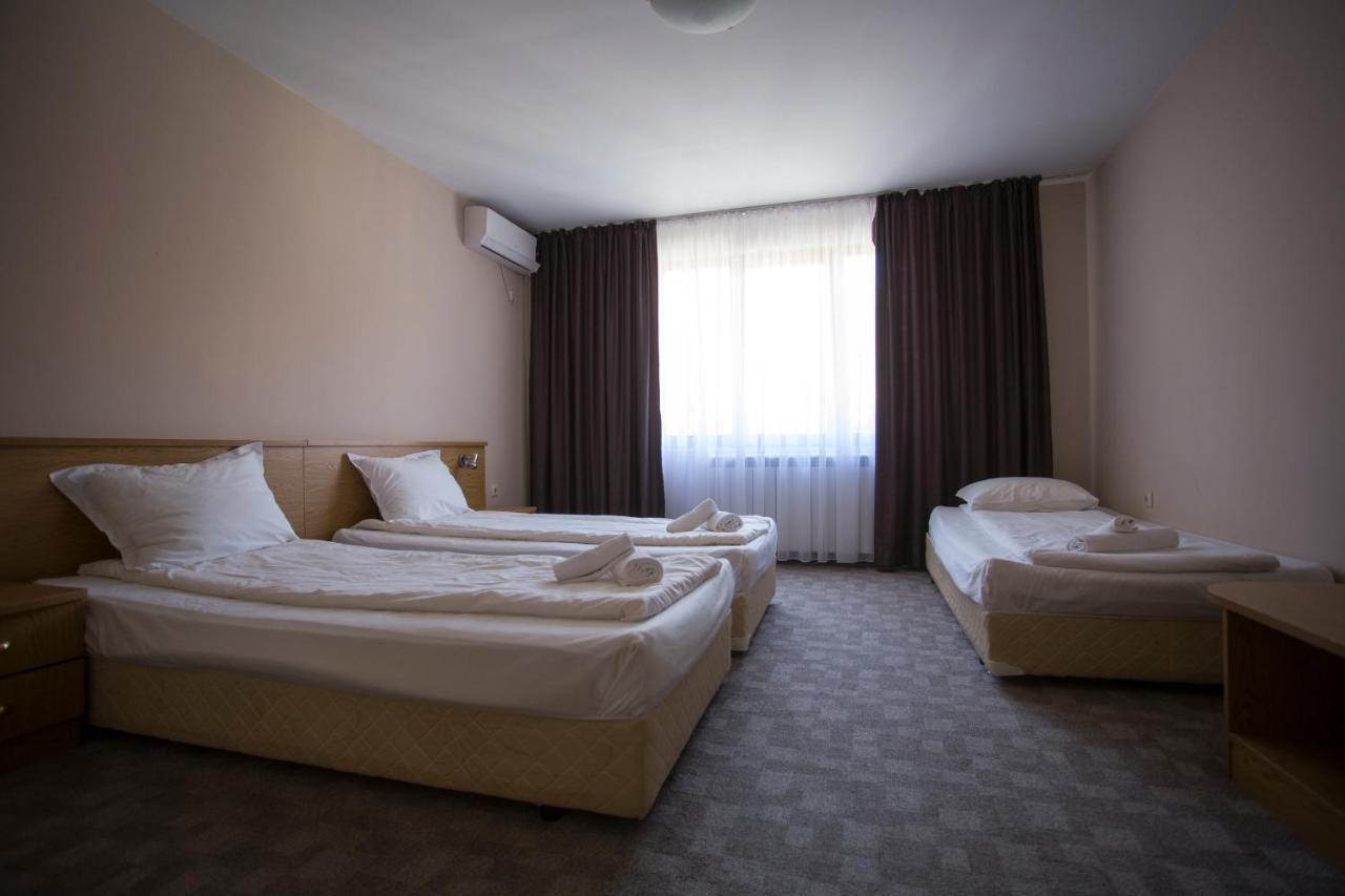 Family Prim Hotel Sandanski Extérieur photo