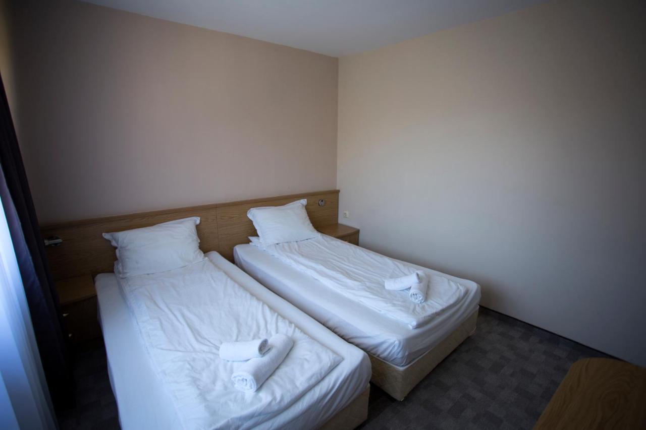 Family Prim Hotel Sandanski Extérieur photo