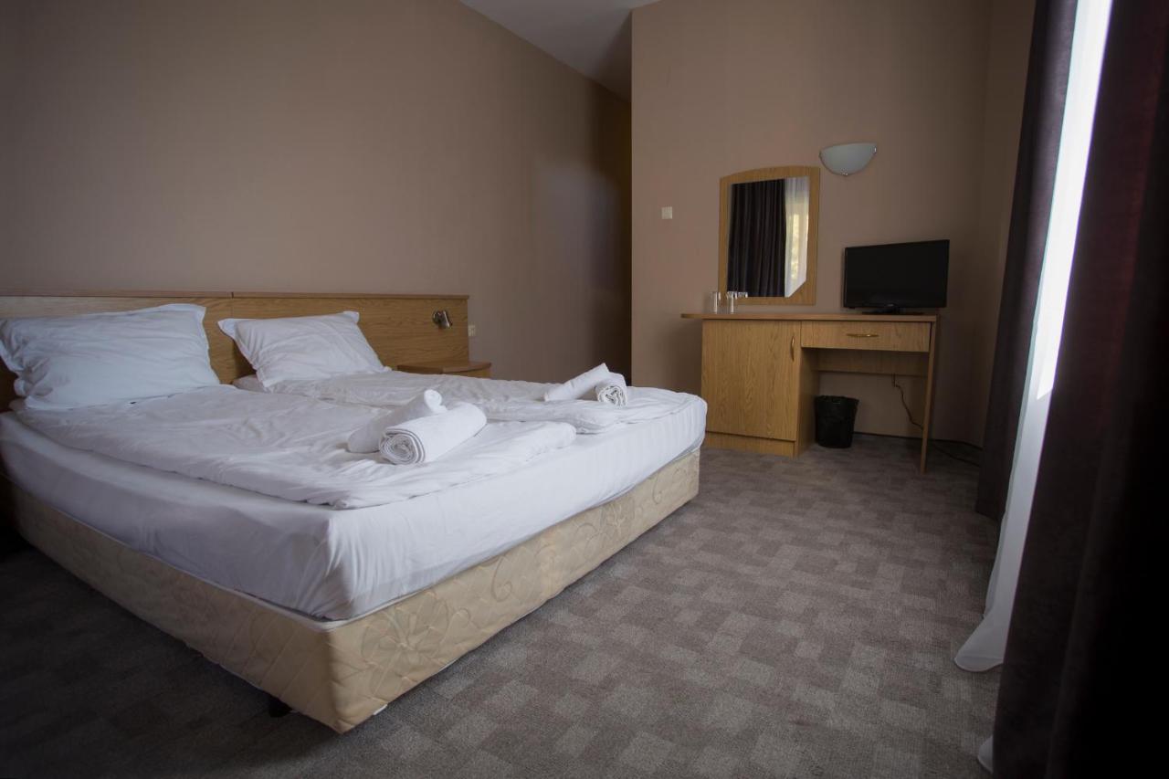 Family Prim Hotel Sandanski Extérieur photo