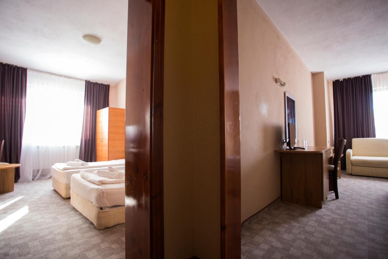 Family Prim Hotel Sandanski Extérieur photo