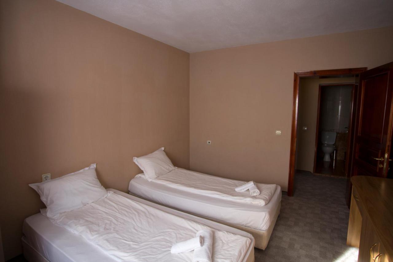 Family Prim Hotel Sandanski Extérieur photo