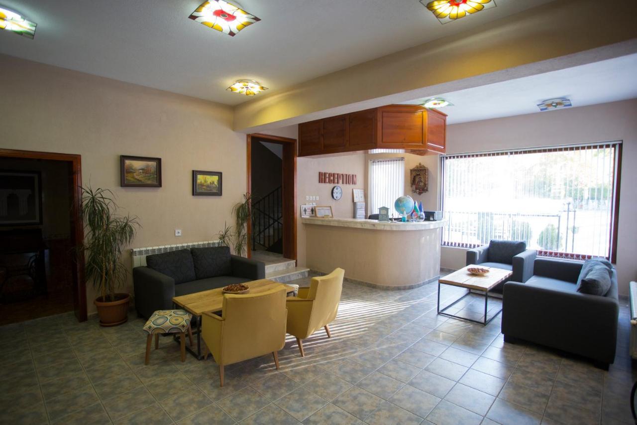 Family Prim Hotel Sandanski Extérieur photo