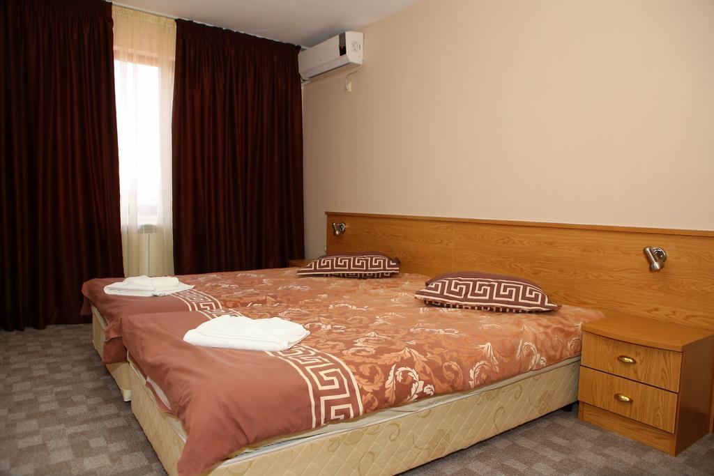 Family Prim Hotel Sandanski Extérieur photo