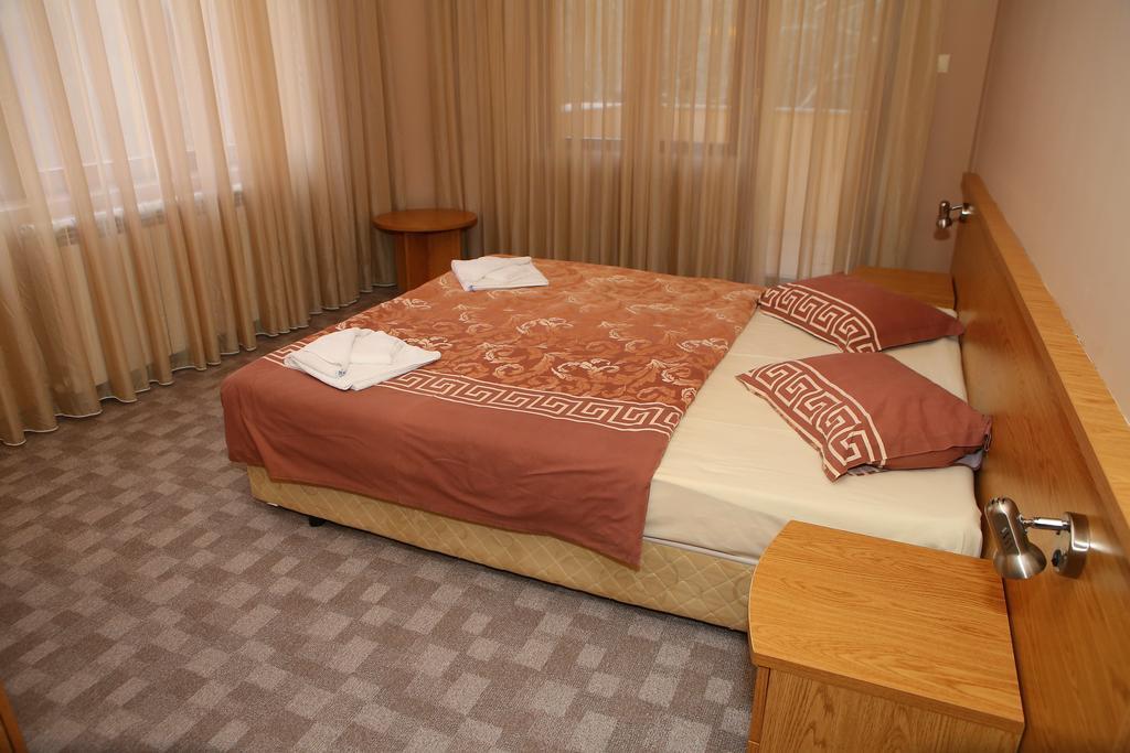 Family Prim Hotel Sandanski Extérieur photo