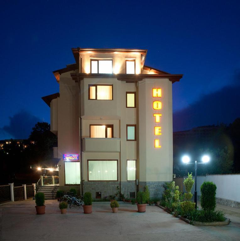 Family Prim Hotel Sandanski Extérieur photo